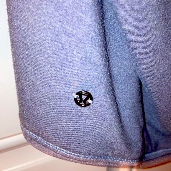 Lululemon Sweater Wrap Woman’s Size 4 - Picture 3 of 3